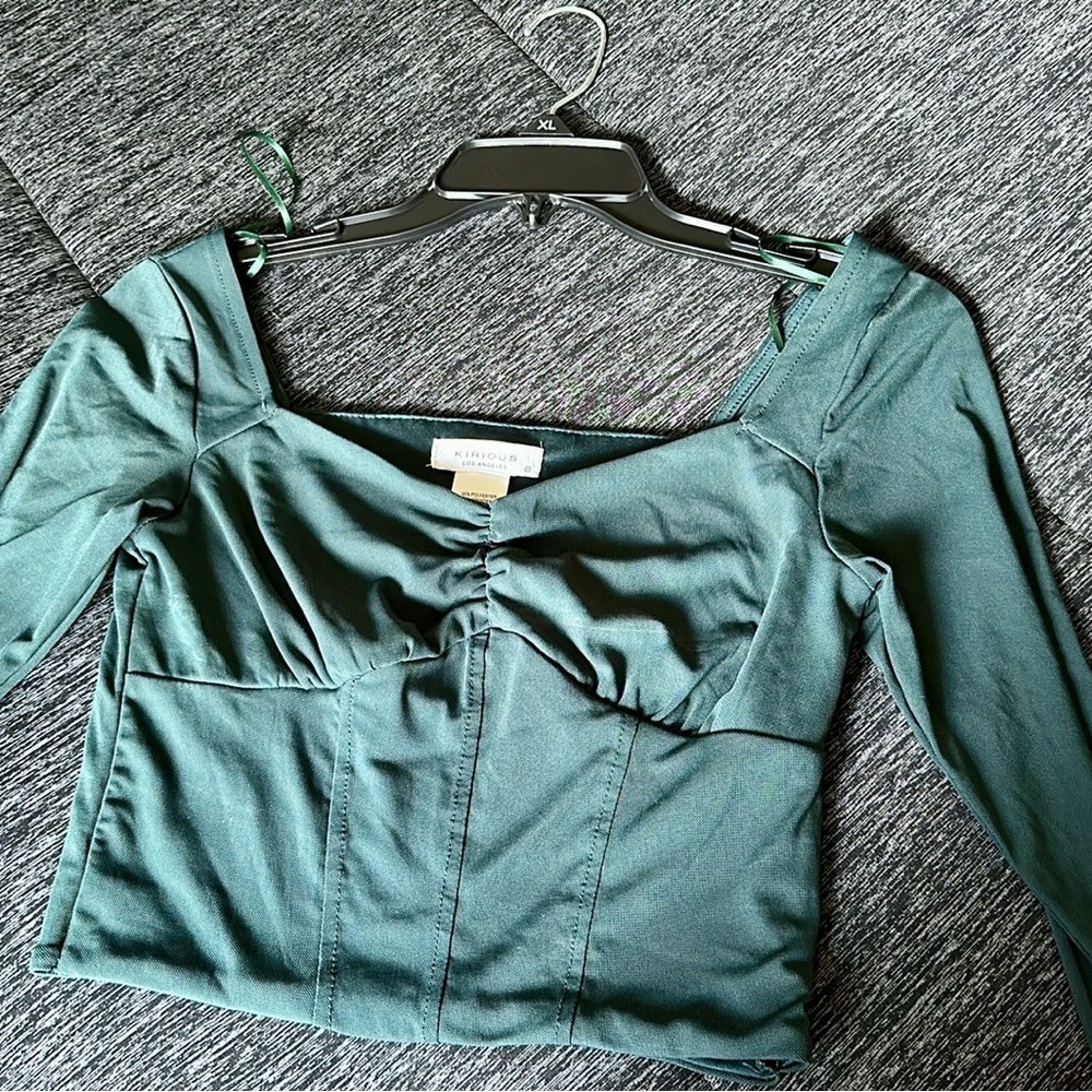 Green Fitted Crop Top with sheer sleeves Size XS - Picture 2 of 6